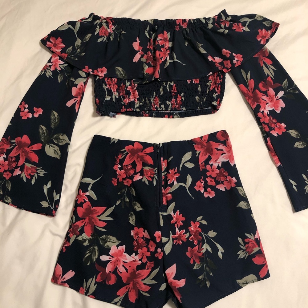 Crop top and pants setup from Papaya